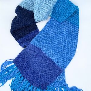 'Into the Deep Blue Sea' fringed scarf in moss stitch - hand knit, new.